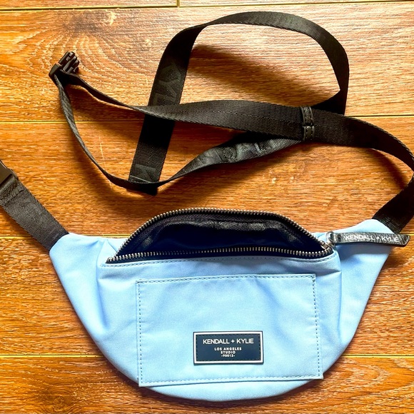 Kendall and Kylie Fanny Pack Belt Bag light blue - Picture 1 of 7